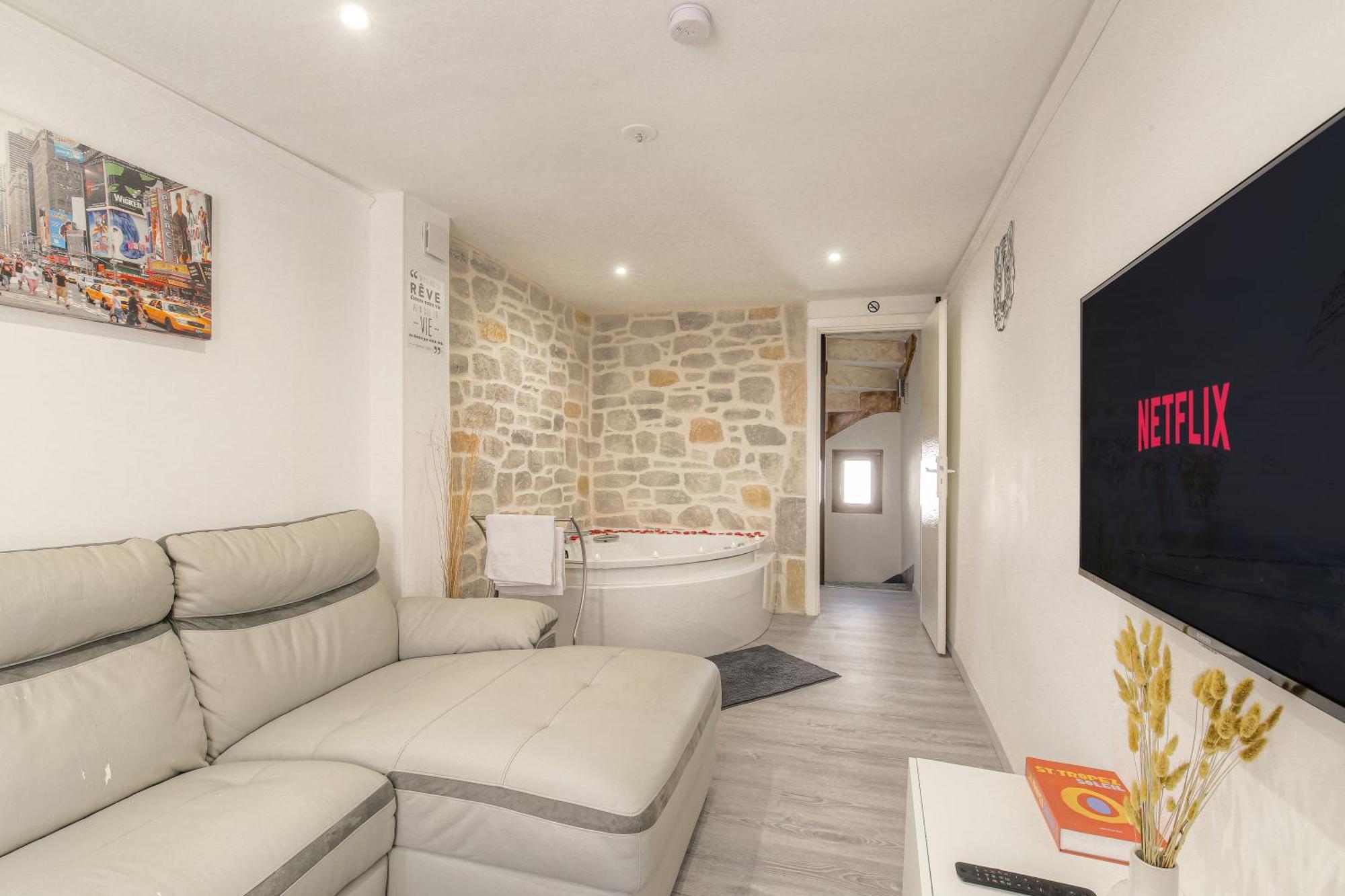 La Suite Neuvilloise Neuville-sur-Saône エクステリア 写真