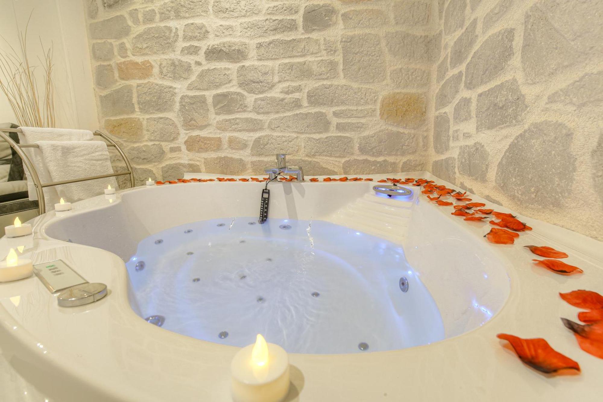 La Suite Neuvilloise Neuville-sur-Saône エクステリア 写真