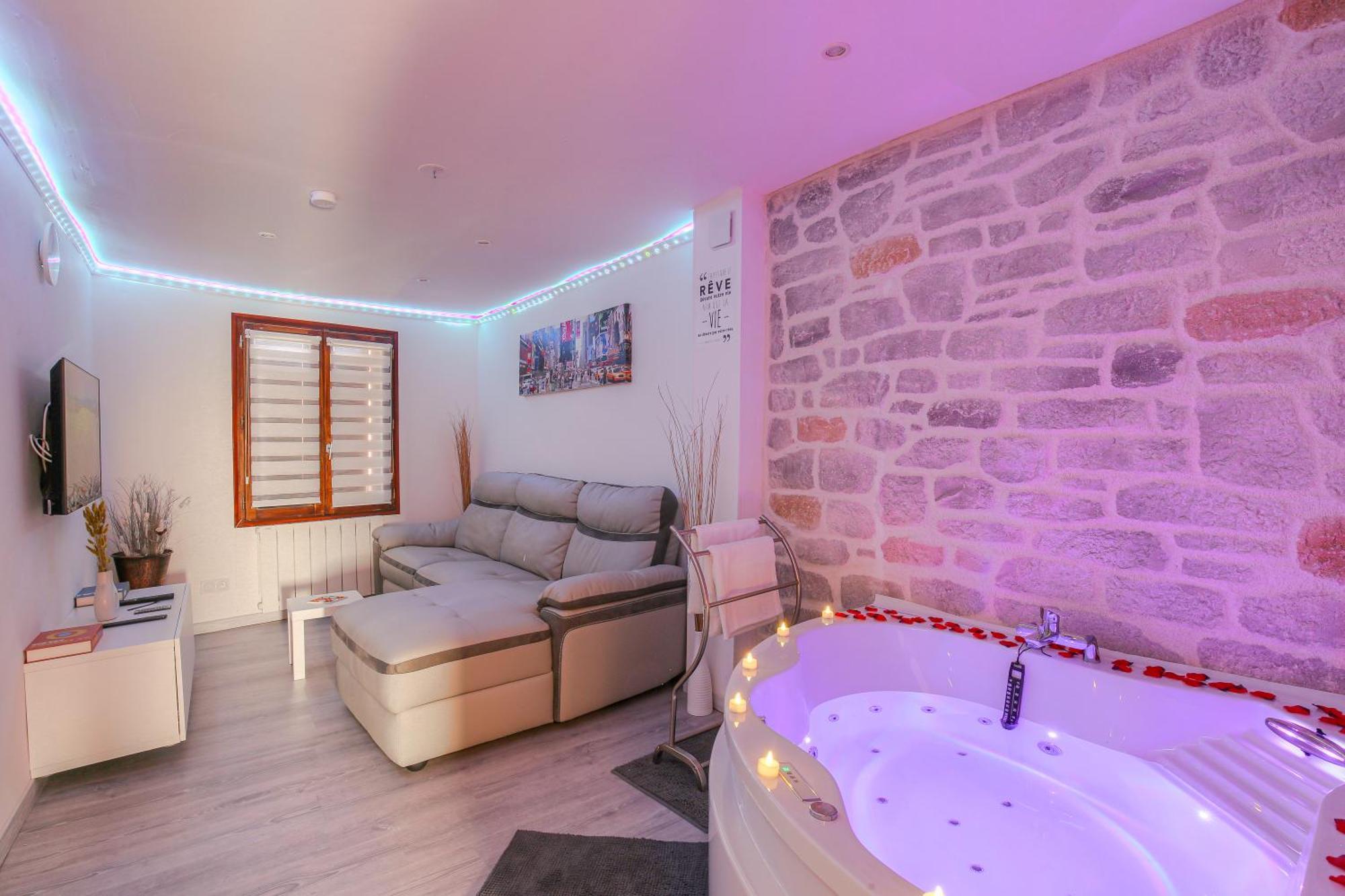 La Suite Neuvilloise Neuville-sur-Saône エクステリア 写真
